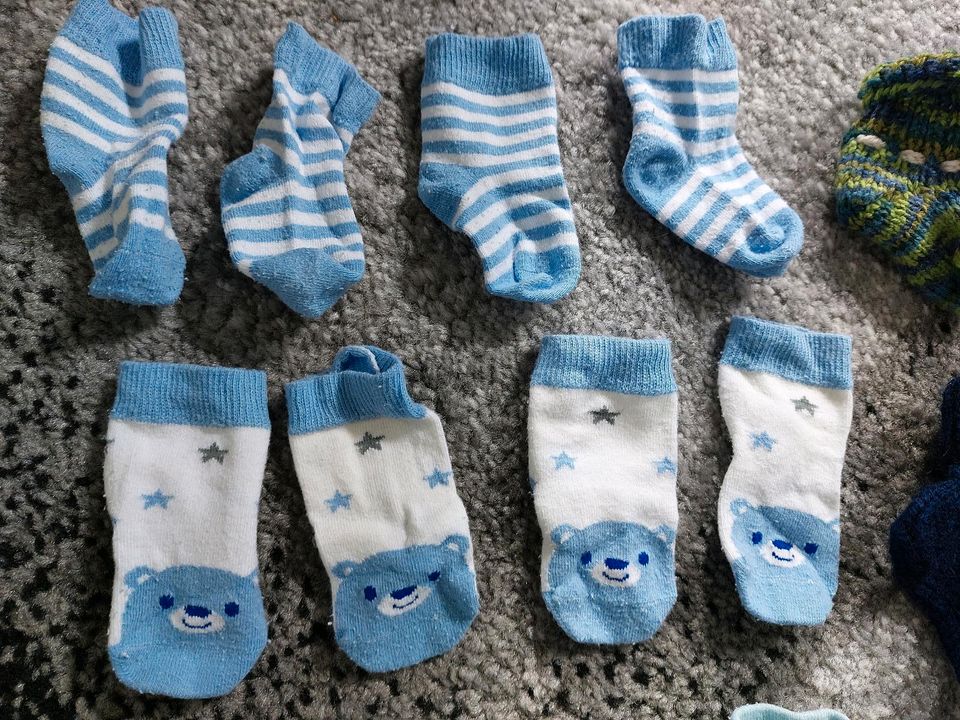 Babysocken Zwillinge Jungs 12 Paar Neugeborene 0-1 in Schiffdorf