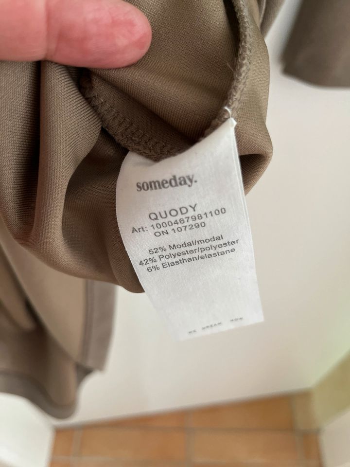 Someday / Opus Quody Sweatkleid mit Kapuze neuwertig Gr. 40 in Overath