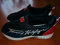 Freizeitschuhe mit Schriftzug Tommy Hilfiger,Gr.41   25,00 Euro Niedersachsen - Eschershausen Vorschau