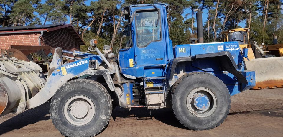 Radlader Komatsu Typ270-3 Unfallschaden wird in Teile verkauft in Vreden