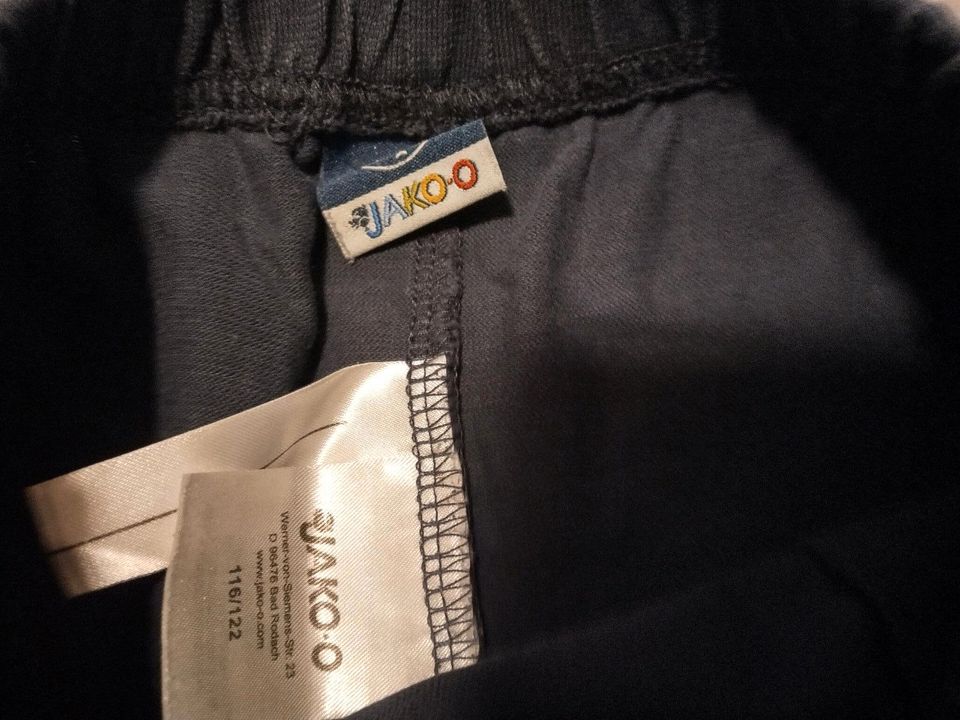 2 x Shorts Gr 116 122 Chinoshorts H&M Shorts Jako-o in Düsseldorf