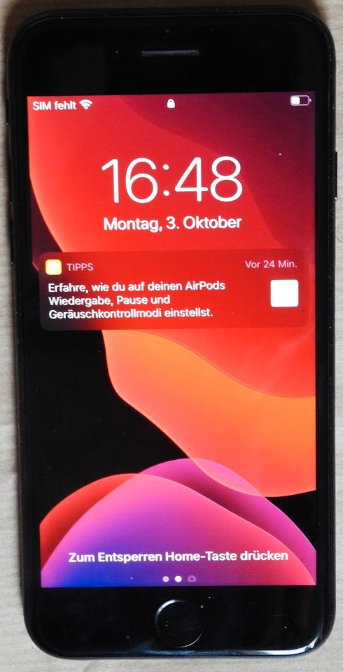 iPhone SE 2020 schwarz 64GB original Apple Ladekabel OVP in Langenburg