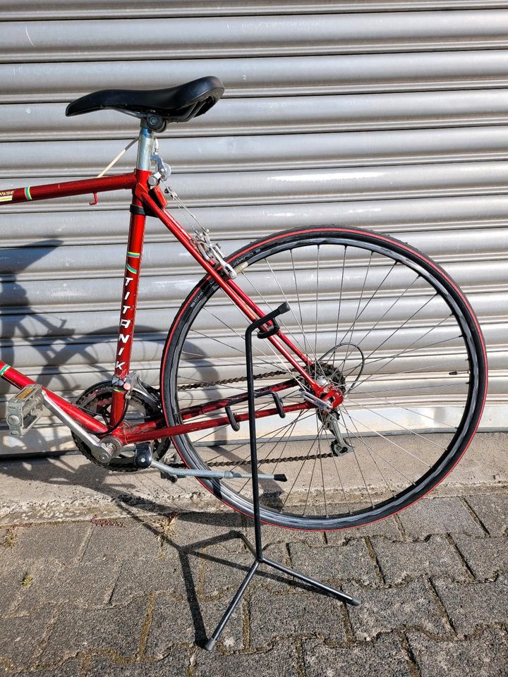 ein original altes Rennrad in Gelnhausen