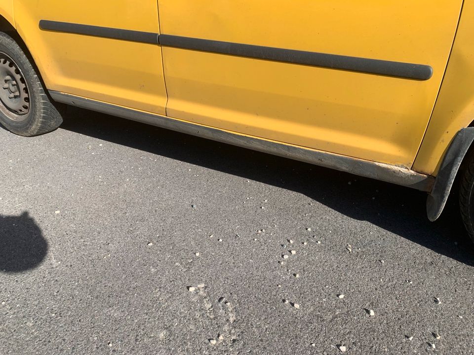 VW Caddy 2,0 SDI Diesel 2-Sitzer Radio 2x Schiebetüren AHK in Ingolstadt