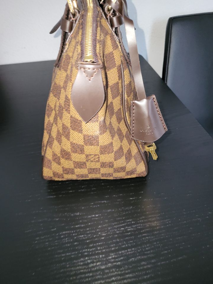 LOUIS VUITTON Tasche, NEU und unbenutzt in Köln