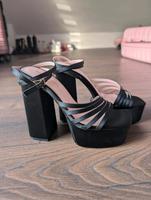 High Heels Benetton Satin Sandaletten Plateau Nordrhein-Westfalen - Recklinghausen Vorschau