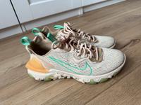 Nike React Vision Schuhe Sneaker Gr. 38.5 Nordrhein-Westfalen - Wilnsdorf Vorschau