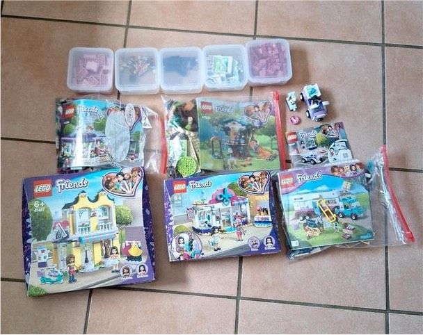 Lego Friends Sets + Zusatzlego auch von Lego Friends in Nisterau