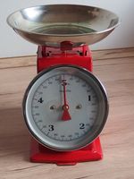 Analoge Retro-Küchenwaage bis 5 kg, rot, Metall Niedersachsen - Seevetal Vorschau
