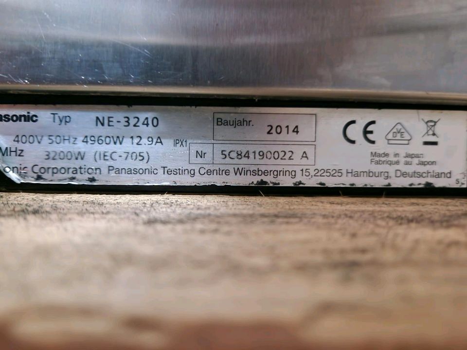 Panasonic NE 3240 Gastro Mikrowelle BJ 2014 in Magdeburg