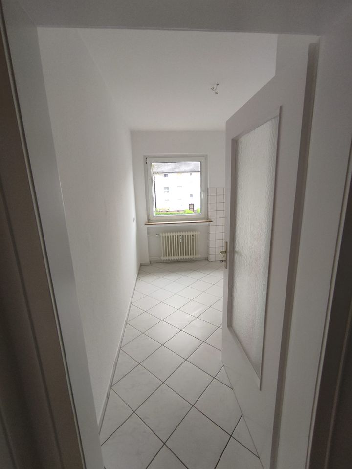 Helle renovierte 3,5 Zimmer Wohnung mit Balkon in Gelsenkirchen