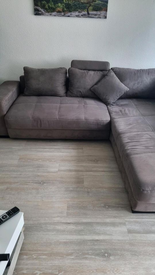 Couch - L Sofa mit Schlaf funktion in Pforzheim