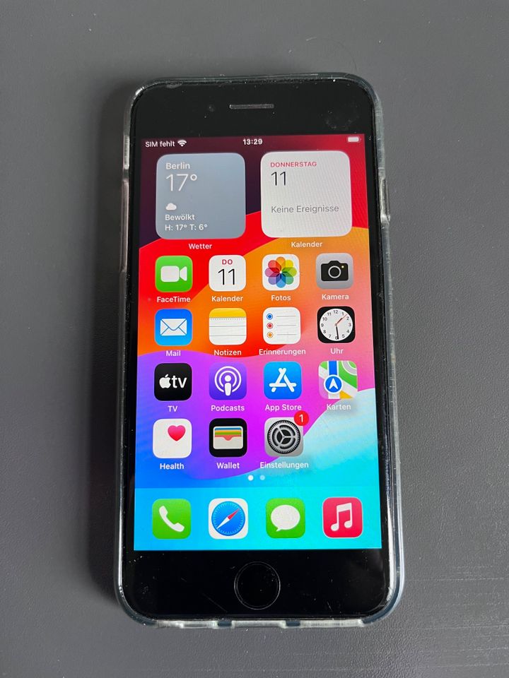 iPhone SE 2020 mit einigen Gebrauchsspuren in Gronau (Westfalen)