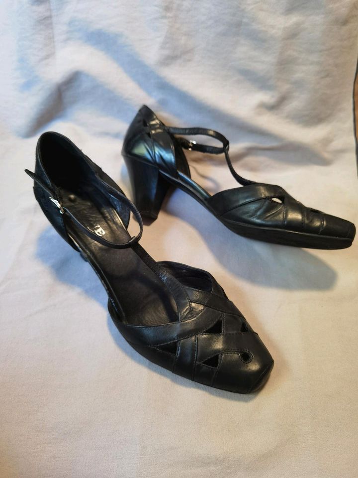 Leone Schuhe Pumps Größe 40 in Nordrhein-Westfalen - Mönchengladbach | eBay  Kleinanzeigen ist jetzt Kleinanzeigen