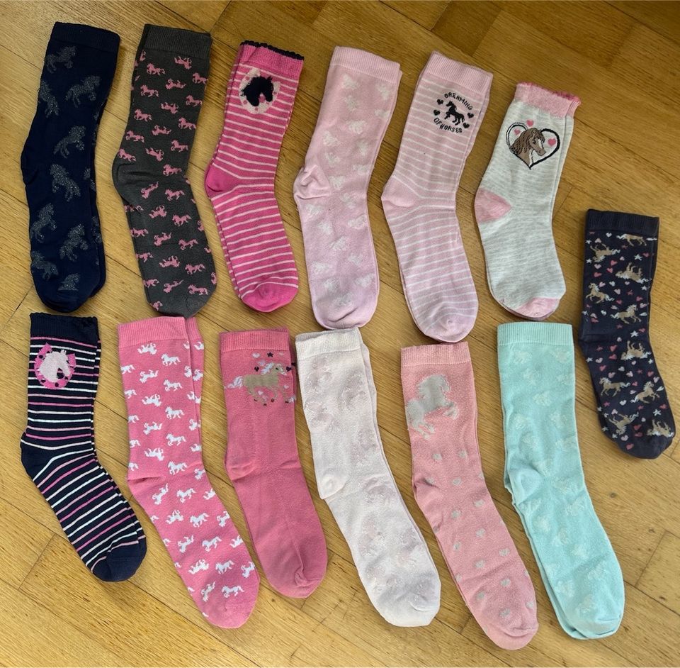 13 Paar Socken für Pferdemädchen, Gr. 35-38 in Kaarst