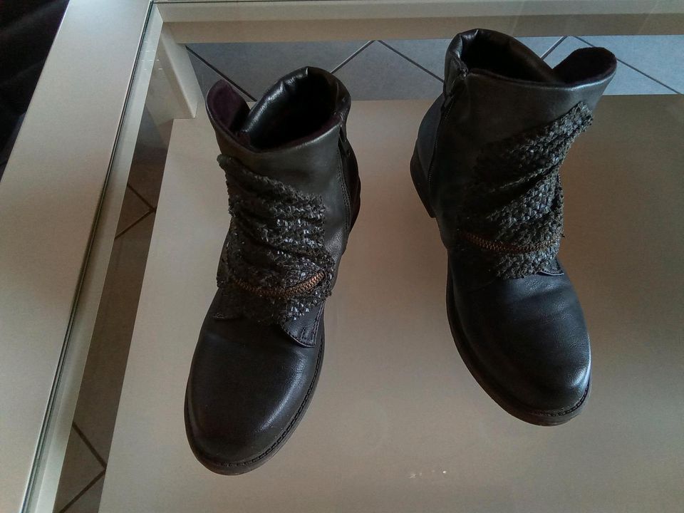 Damen Stiefel Gr.38 Neuwertig Dockers in Großmaischeid