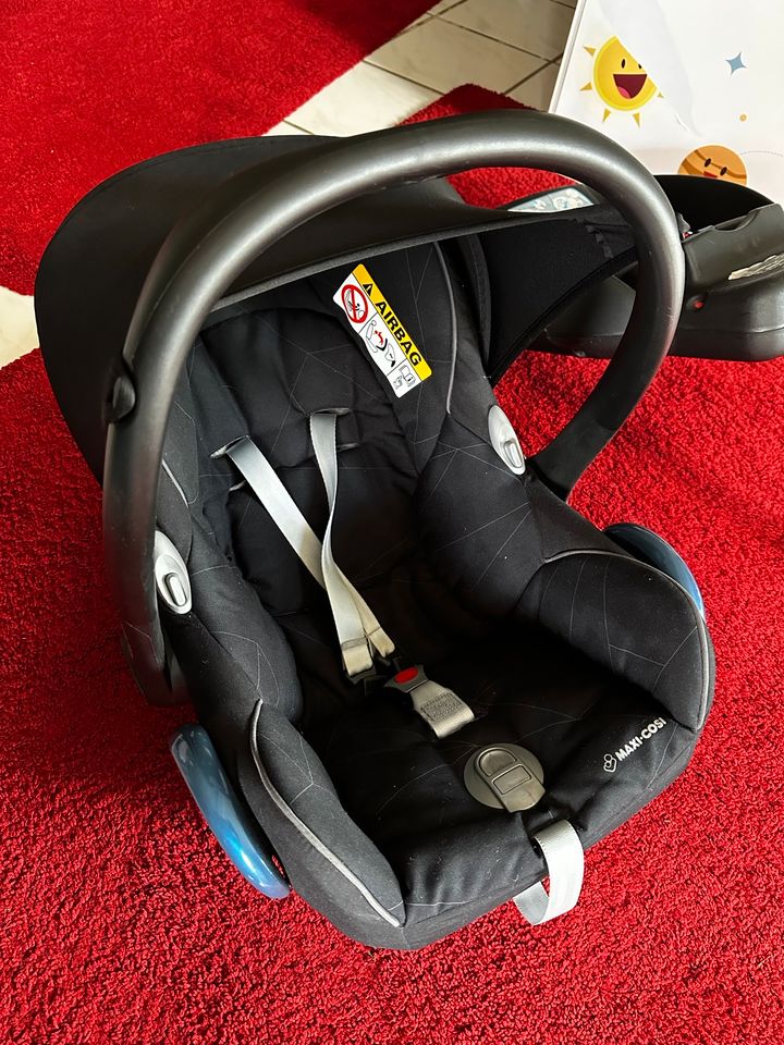 Maxi Cosi mit Easy Fix Babyschale Babysafe in Vöhringen