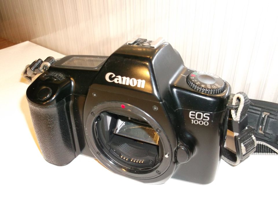 Canon EOS 1000 Kameragehäuse Boby in Offenbach-Hundheim