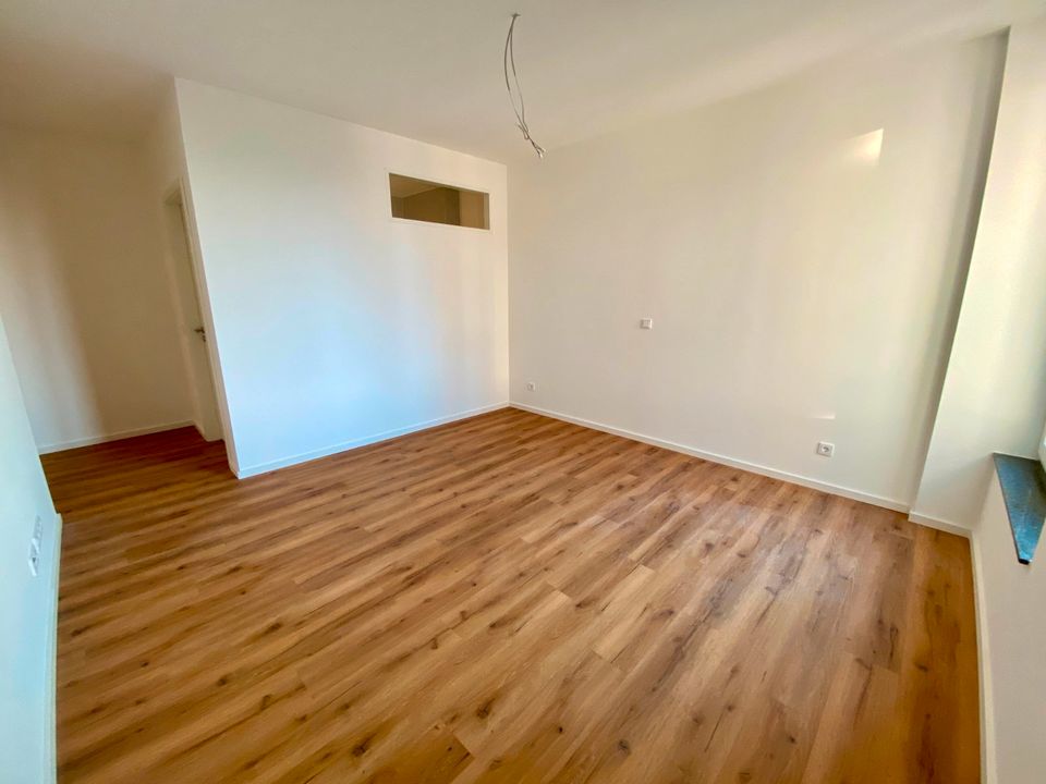 Exklusive 2-Zimmer Neubau Wohnung mit EBK in Frankfurt am Main