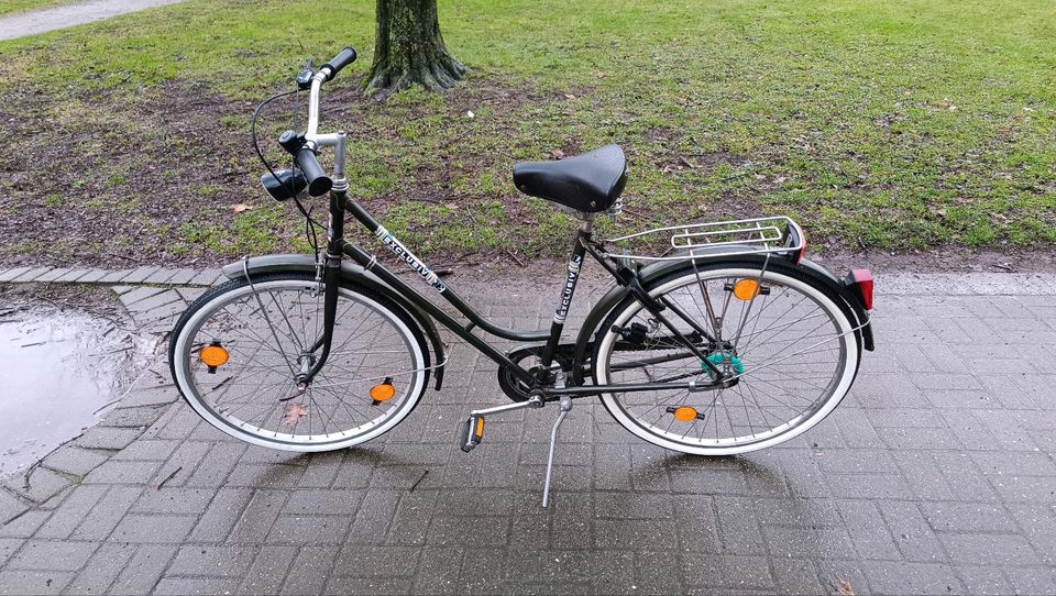 Gut erhaltenes Fahrrad  3 Gang 26 Zoll neu Bereifung in Duisburg