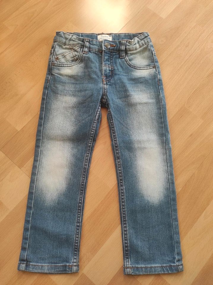 Jeans Größe 98/104 in Niederwerrn