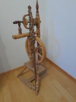 Wunderschönes altes Holz-Spinnrad im Originalzustand Bayern - Germaringen Vorschau