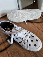 Schuhe. Superga, schwarz, weiß, gepunktet n Niedersachsen - Zeven Vorschau
