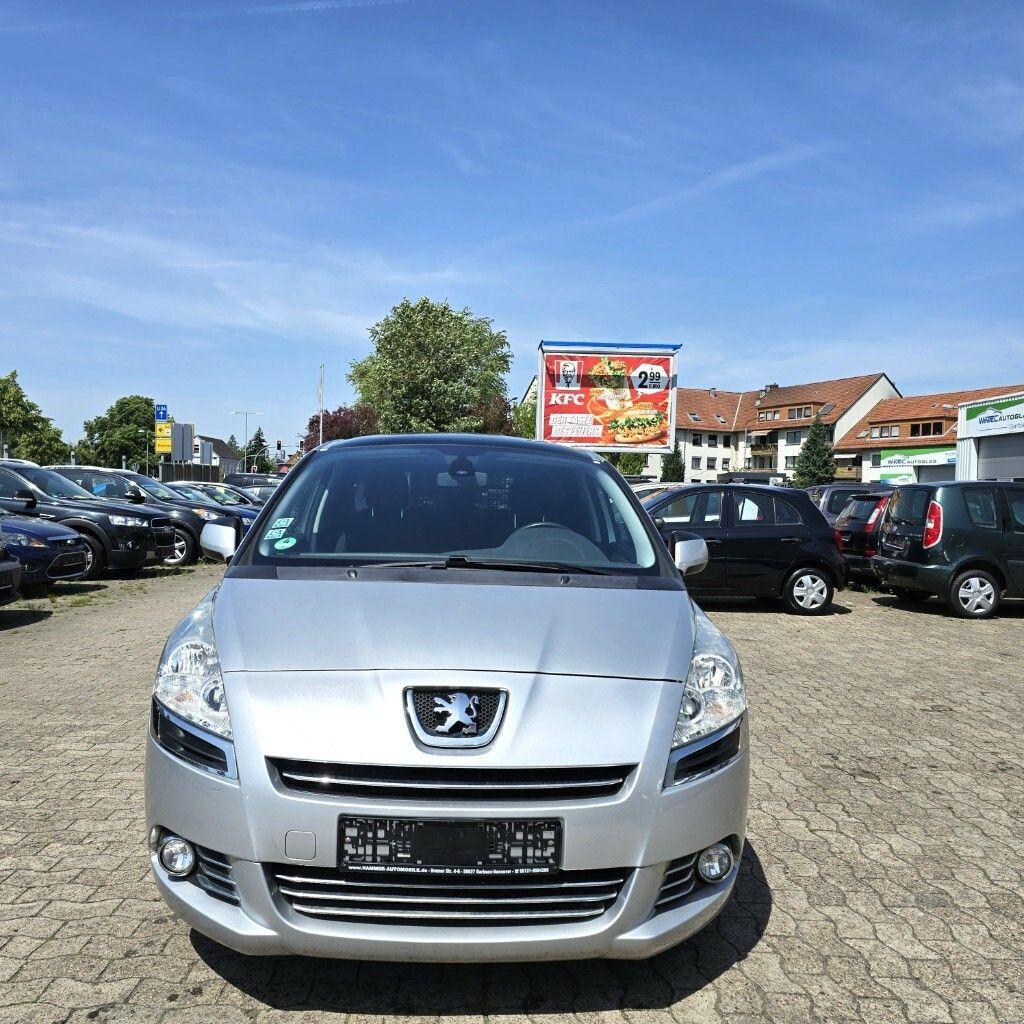 Abbildung des Autos Peugeot 5008 1,6i Family…