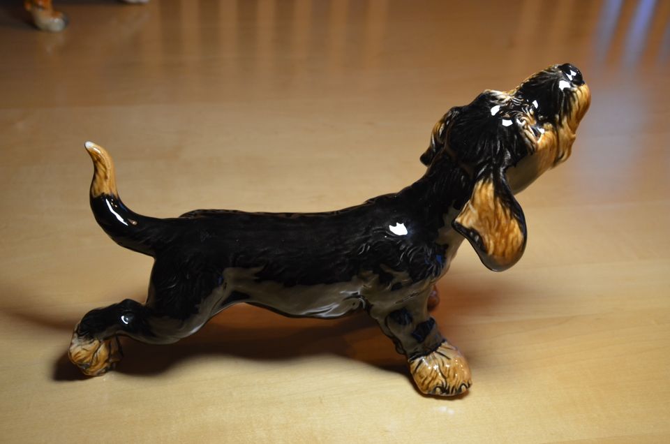 GOEBEL Porzelanfigur Hund Dackel glänzend in Bodenkirchen