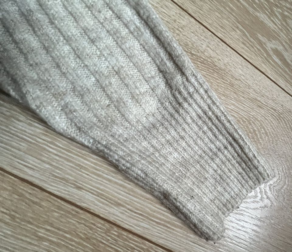 Pullover Streifenoptik Bershka, Gr. M 8€  Wolloptik in Leipzig