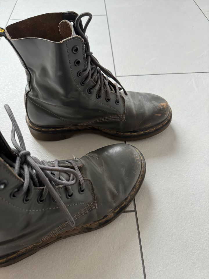 Dr. Martens Damenschuhe Boots Gr. 39 Used in Salzgitter