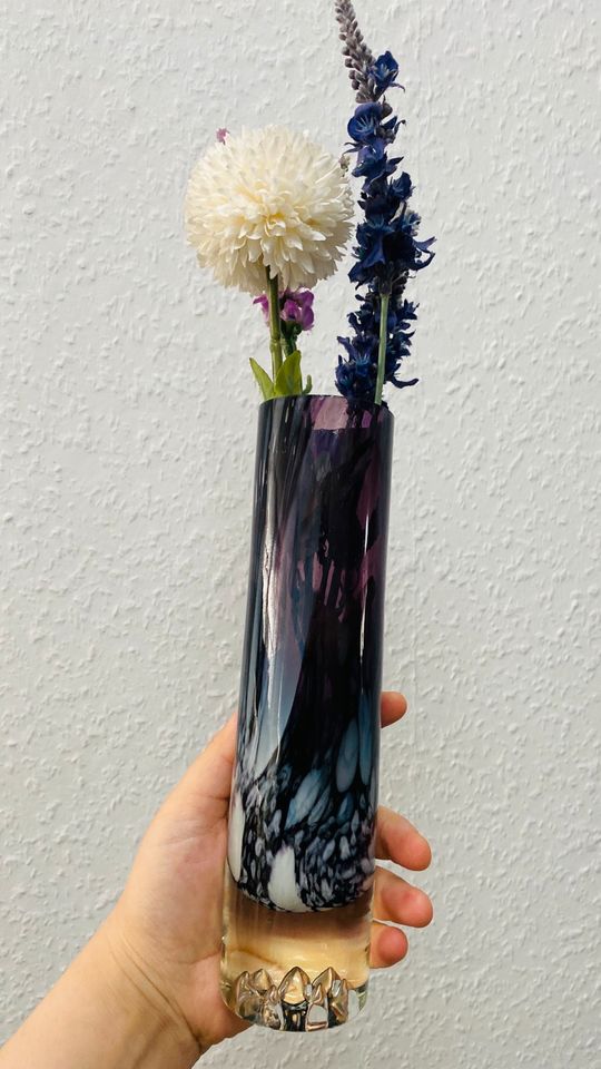 Vase in Lila in Aachen
