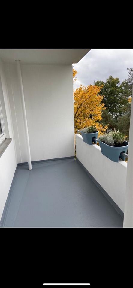 Abdichtung Flüssigkunststoff Terrasse Balkon Dachrinne Garage in Berlin