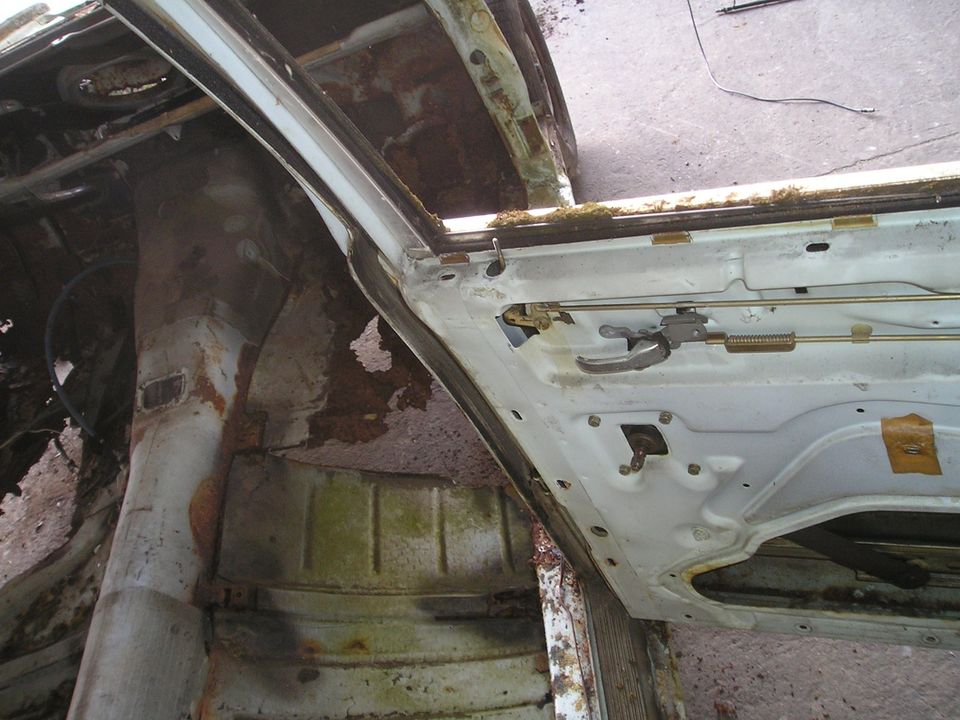 Mercedes W114, W115 Türe hinten rechts in Flieth-Stegelitz