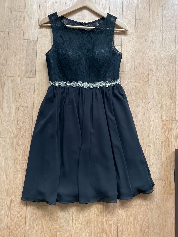 Cocktailkleid schwarz Midi Größe 36 mit Spitze in München