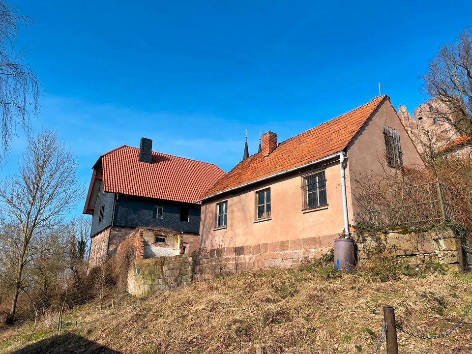 Traditionsreiches Schulhaus mit historischem Flair - ideal für Wohnzwecke in Bornhagen