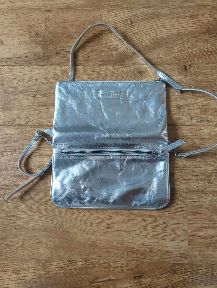 Liebeskind Handtasche Clutch silber InAloeBE9 1x getragen in Köln