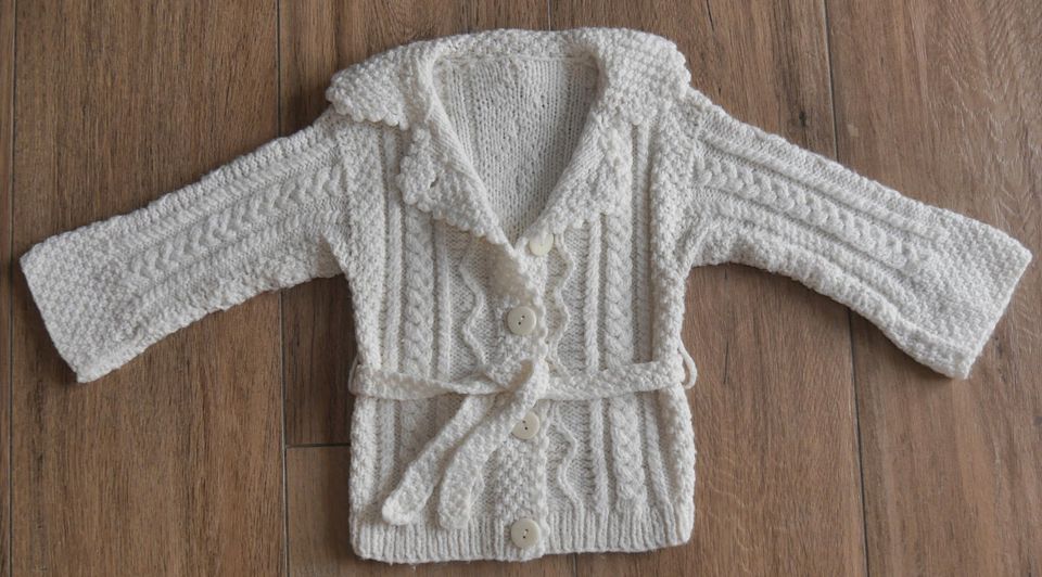 Jacke Strickjacke Mädchen Kinder weiß handmade by Oma in Bayern - Erding |  eBay Kleinanzeigen ist jetzt Kleinanzeigen