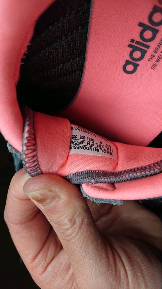 Adidas Sneaker Turnschuhe Grau Silber Pink Gr. 36 2/3 neuwertig in Wuppertal