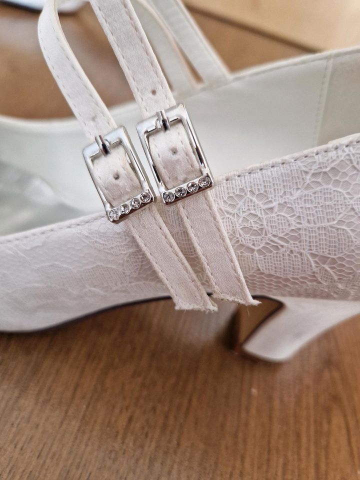 Brautschuhe Gr. 40 Hochzeitsschuhe, Hochzeit, Pumps in Bad Driburg