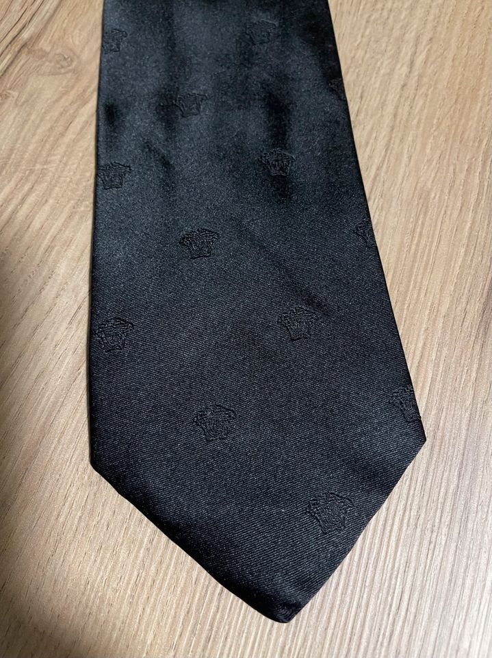 Krawatte Versace schwarz ungetragen neu in Frankfurt am Main