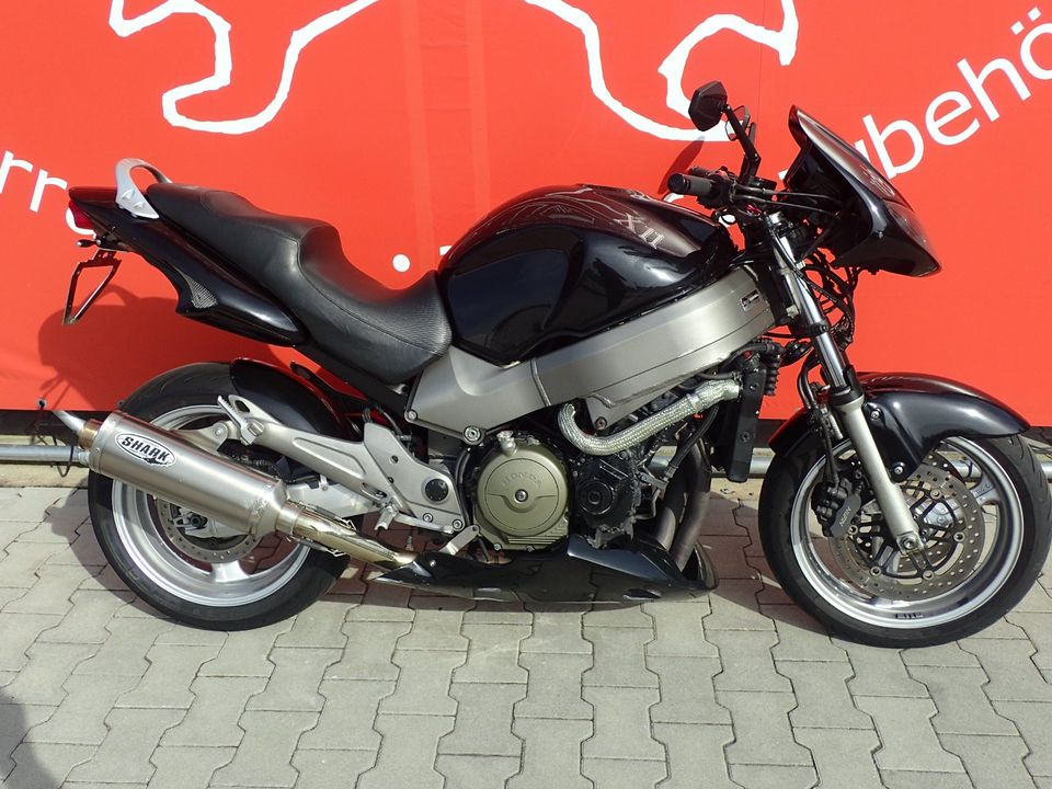 Honda CB 1100 X11 3 Hand 4in1 Shark Auspuffanlage in Mantel