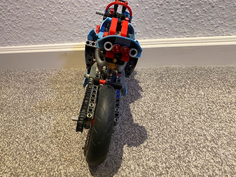 Lego Technic Motorrad  42036 in Hiddenhausen