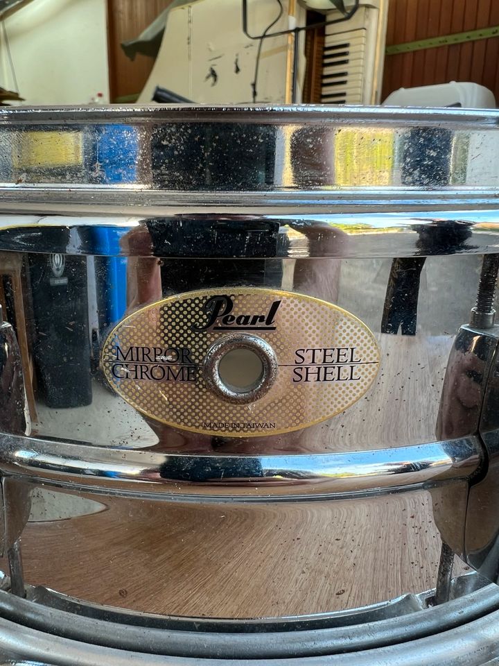 Pearl Mirror Chrome Steel Shell Snare Drum in Augsburg