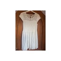 Weißes Kleid / Kurzes Sommerkleid / Gr.M / New Yorker Saarland - Wadern Vorschau