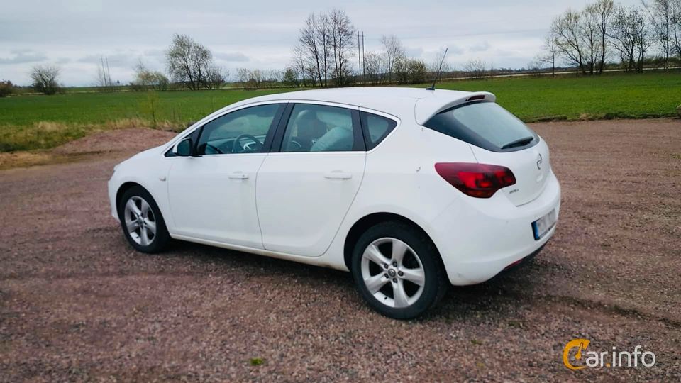 Opel Astra Ende 2011 in Hannover