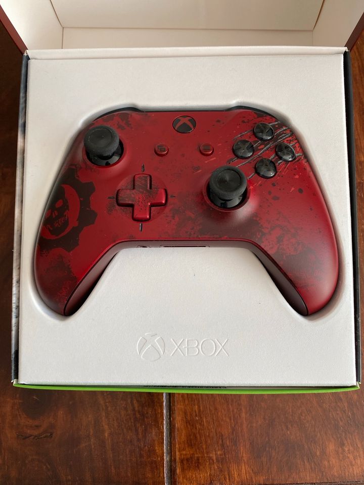 X-Box One Controller :Gears of War 4: Limited Red, Sammlerstück in Geseke