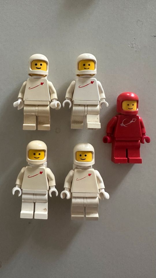 LEGO Space classic Minifiguren (rot & weiß)  vintage in Berlin