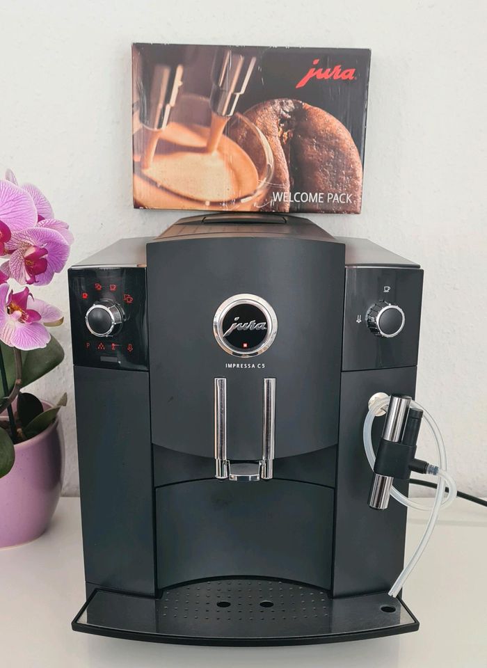 Jura Impressa C5 Schwarz Kaffeevollautomat, Kaffeemaschine in Benningen