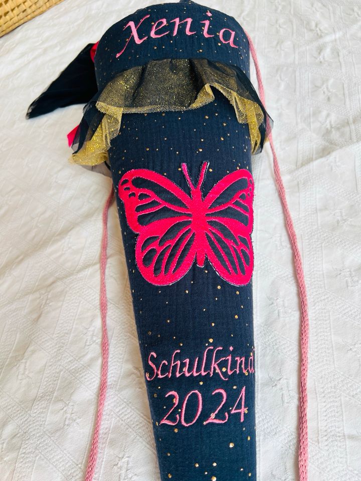 Schultüte Schulanfang Outfit passend zum Schulranzen in Mainz